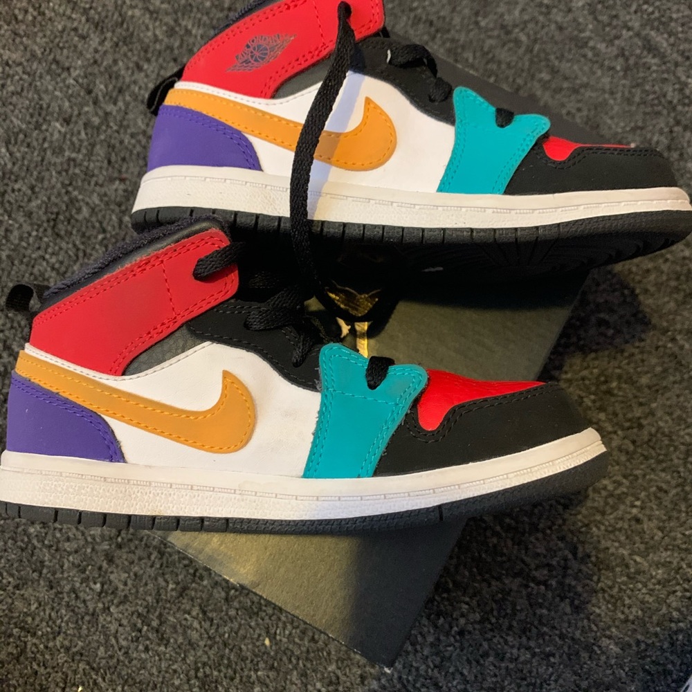 Jordan 1 Mid - Picture 3 of 6